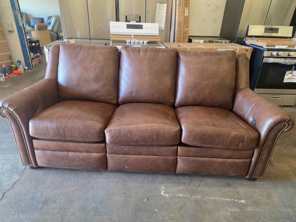Bradington-Young 916-90 Whitaker Sofa – Full Recline at both Arms ( Retails $7000.00 ) - Image 5