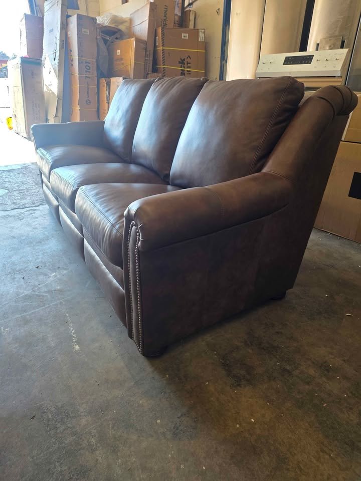 Bradington-Young 916-90 Whitaker Sofa – Full Recline at both Arms ( Retails $7000.00 ) - Image 6