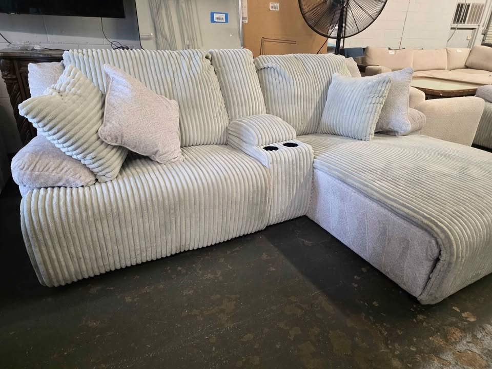 Top Tier 3-Piece Manual Reclining Modular Sectional with Chaise and Console - Image 6