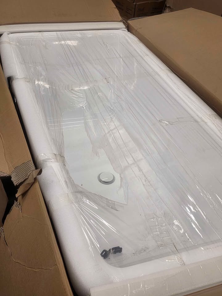 Brighton 67 Inch Matte White Acrylic Double Ended Freestanding Tub - Image 4