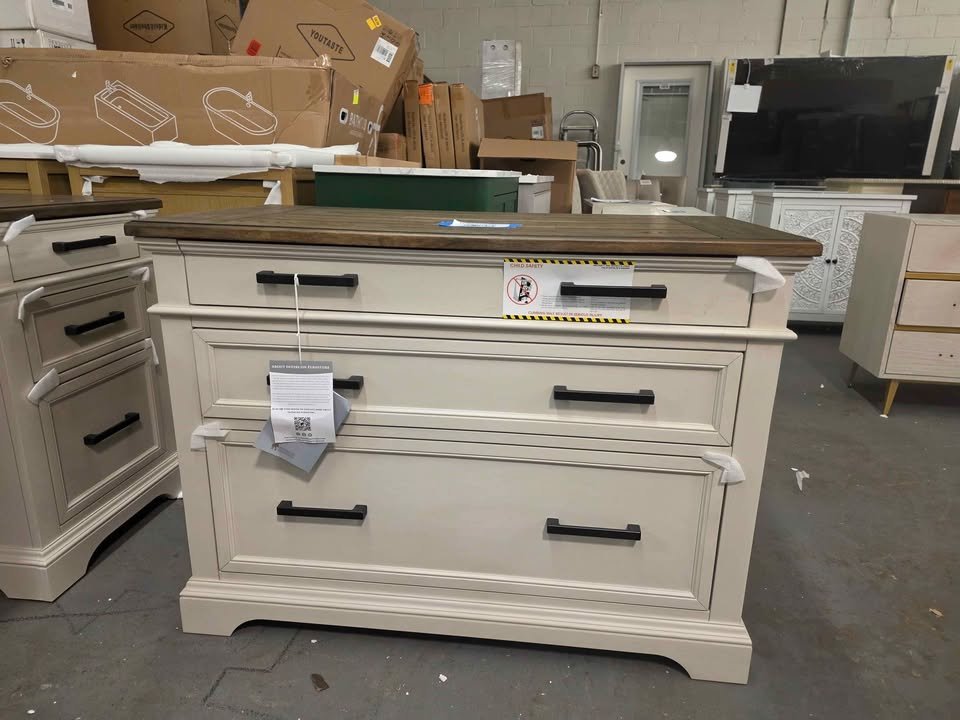 Intercon Furniture Drake 42" Lateral File Cabinet - Image 4
