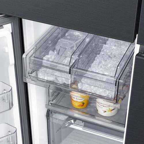 Bespoke 4-Door Flex Refrigerator (29 cu. ft.) with Beverage Center in Stainless Steel - Image 5